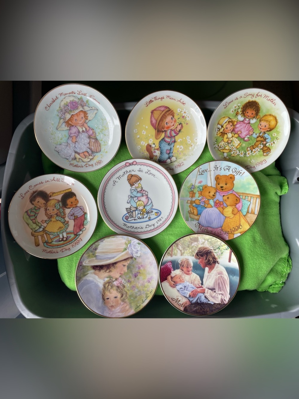 Vintage Avon Mothers Day Collectible Plates containing various years 1981-2000